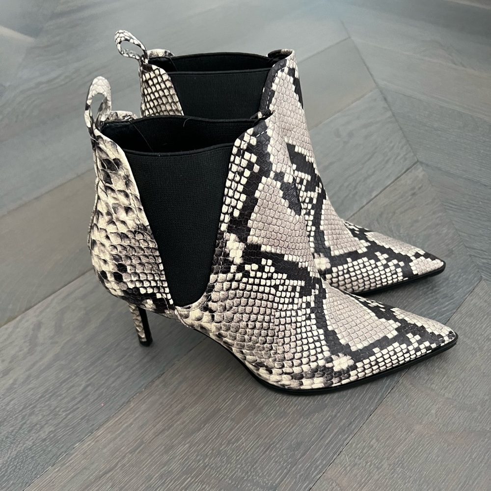 Zara Woman Snakeskin Print Heeled Leather Ankle Boots